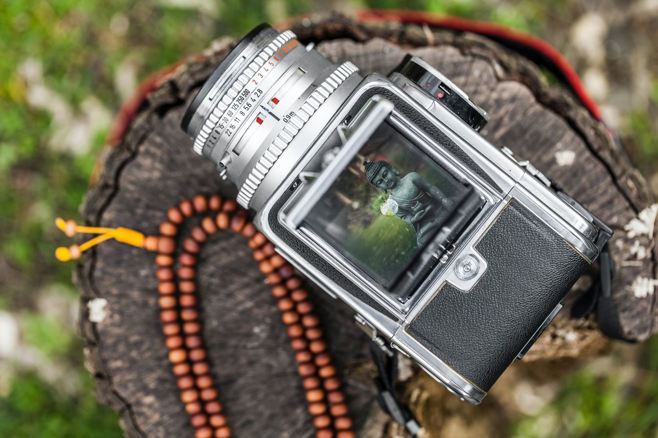 Photograph of a Hasselblad medium format camera with the focusing screen exposed